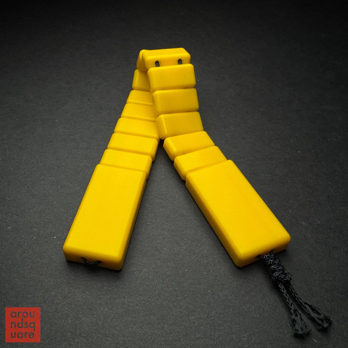 Podushka Chetki - Delrin Editions