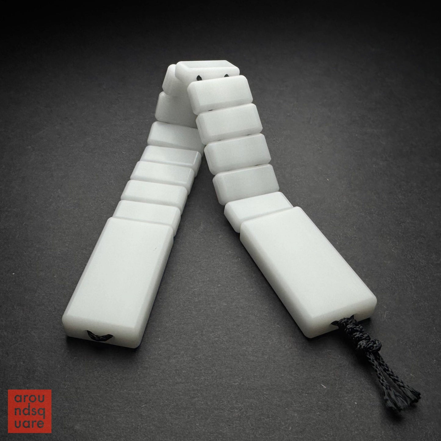 Podushka Chetki - Delrin Editions