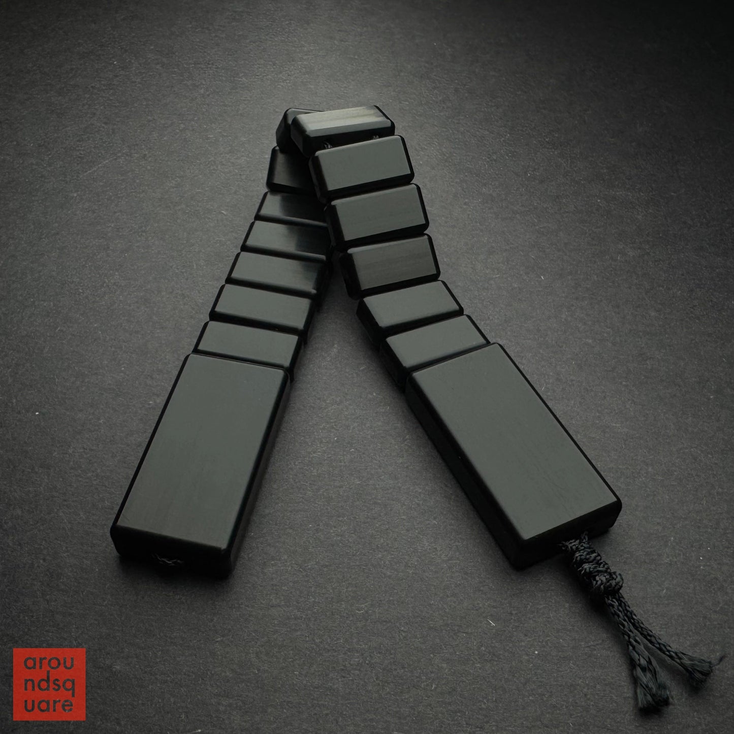 Podushka Chetki - Delrin Editions