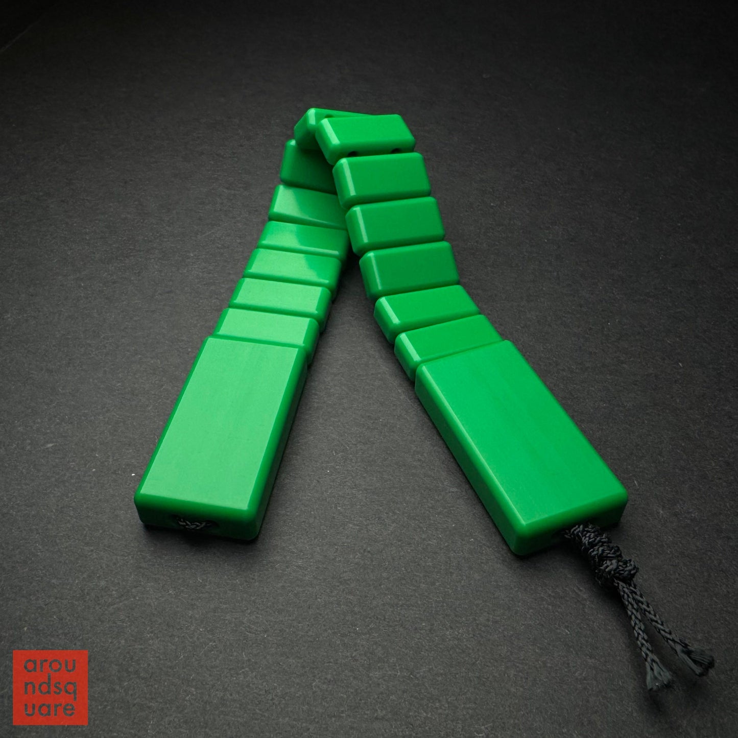 Podushka Chetki - Delrin Editions